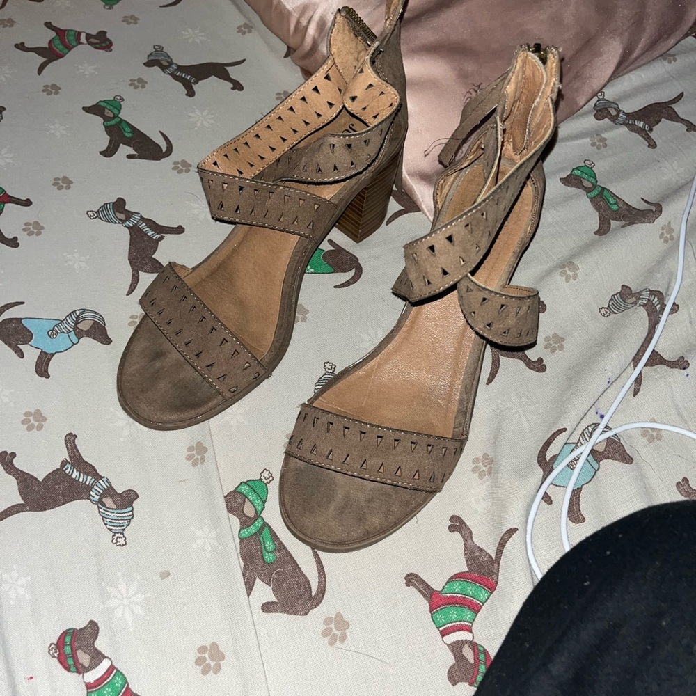 Elegant Brown Women's Sandals